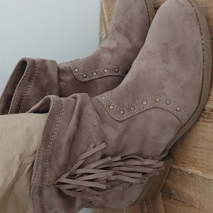 Fringe Boots